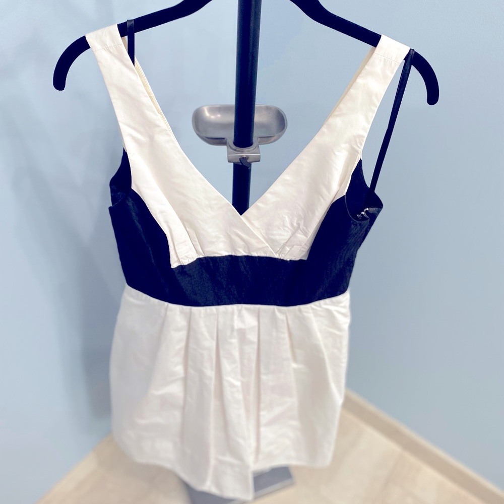 BCBG cocktail dress black and white size 10‎ nwt-has pockets!
